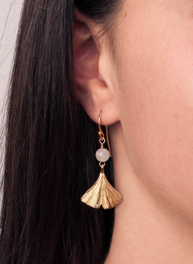 Ohrringe Ginkgoblatt aus vergoldetem Sterling Silber mit Mondstein