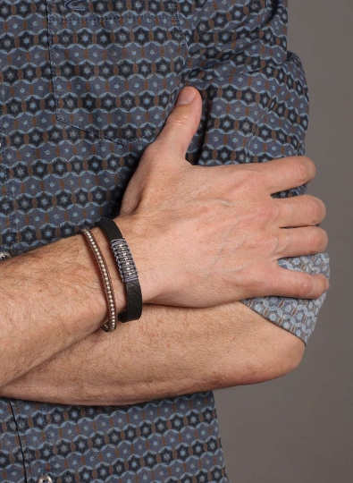 Herrenarmbänder aus Leder und Sterling Silber, Kombinationsvorschlag