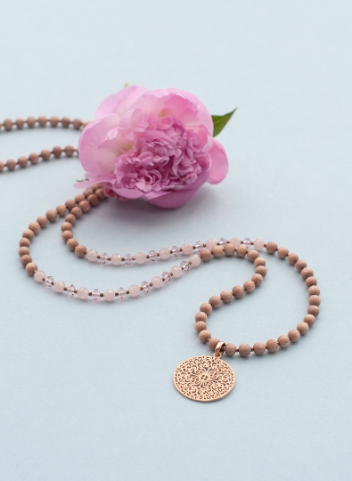 Rosenquarzkette mit roségold Ornament Anhänger