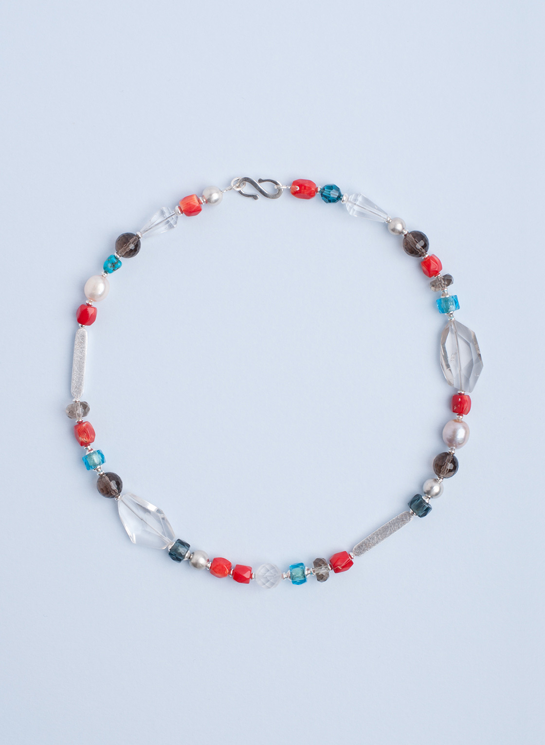 Collier in Halbedelsteinen, Muranoglas, Süßwasserperlen und Sterling Silber