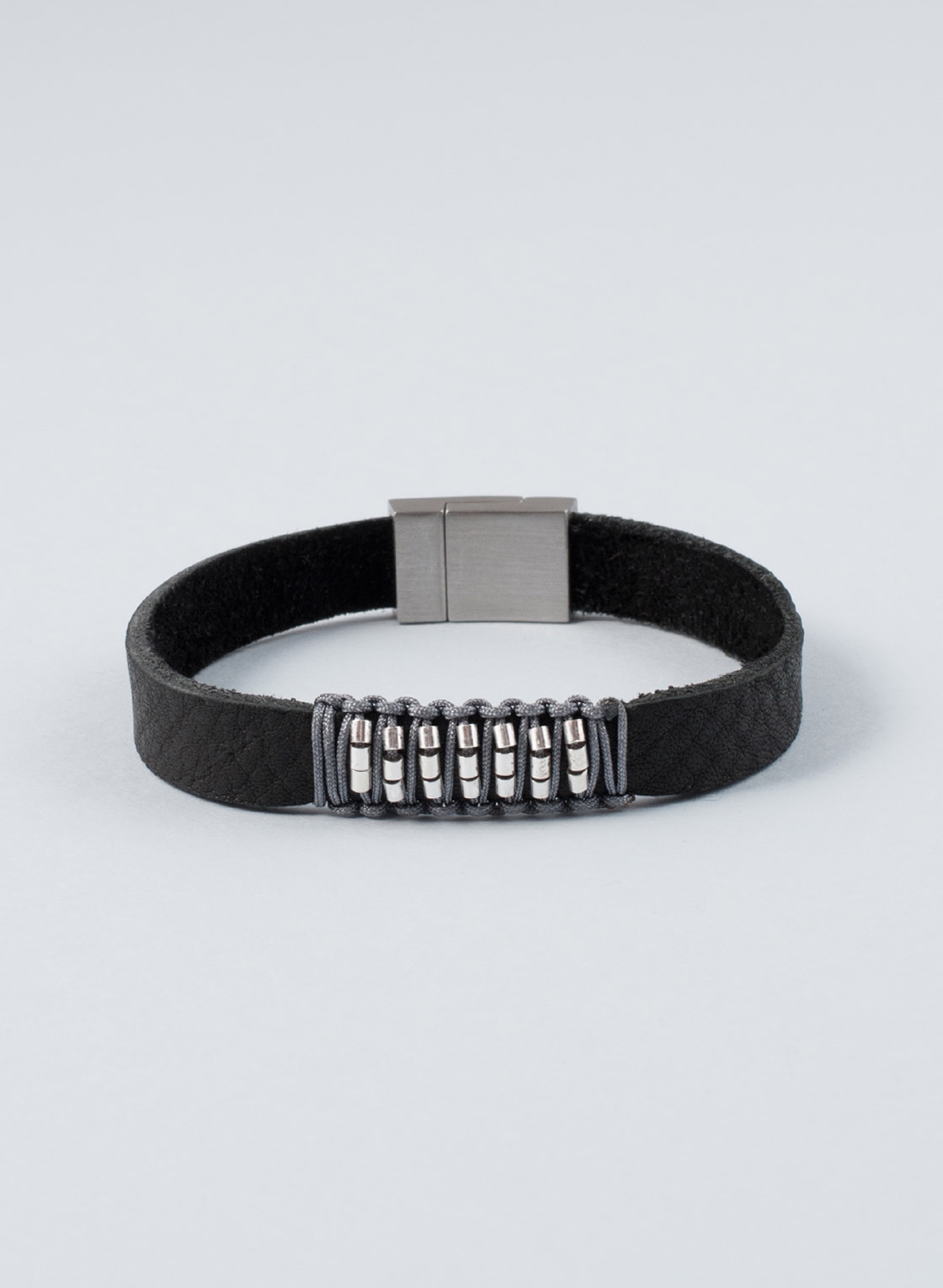 Herrenarmband aus schwarzem Naturleder und Sterling Silber, mit Magnetverschluss
