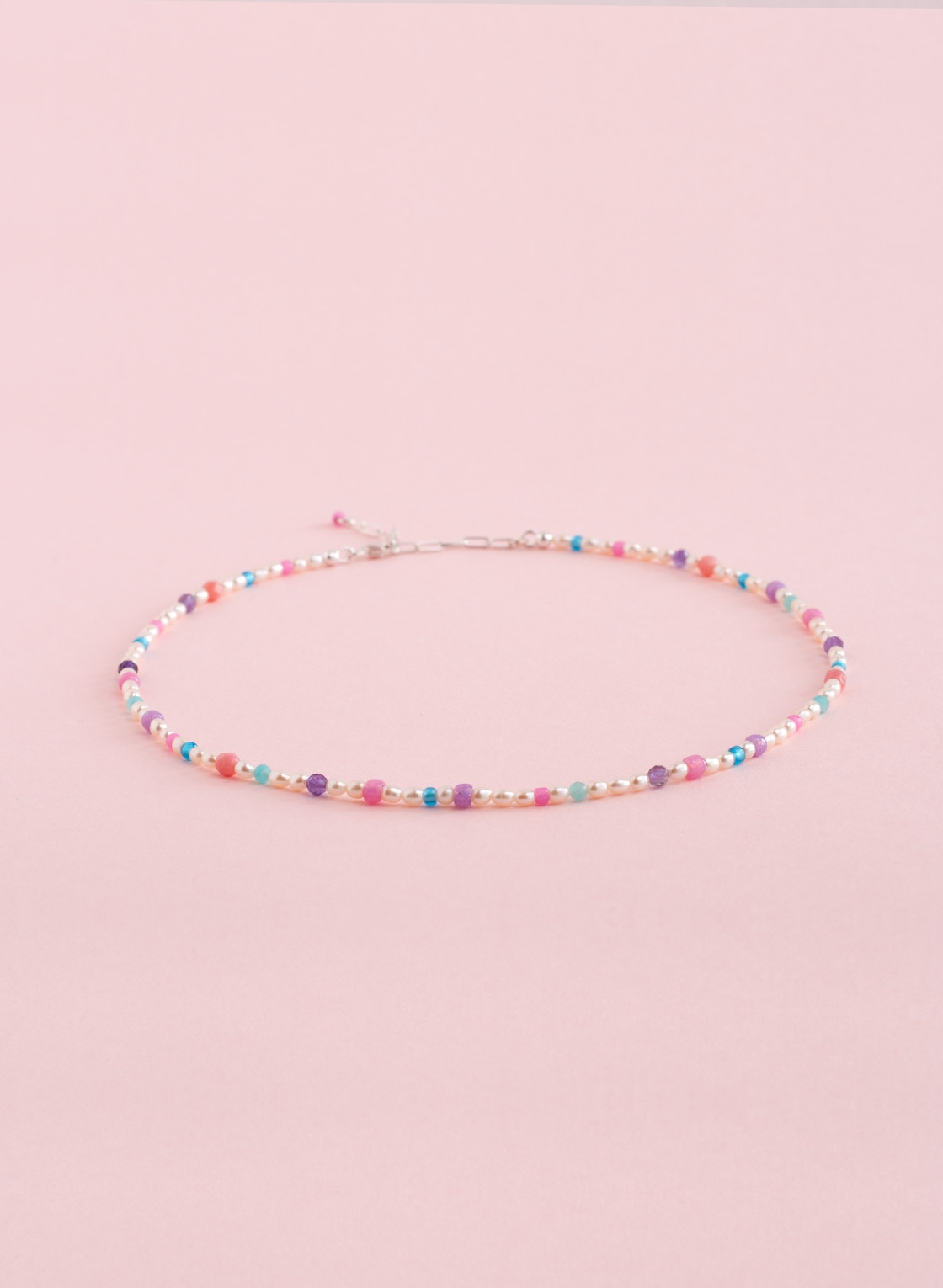 Choker mit echten Perlen, bunten Halbedelsteinen und Glasperlen