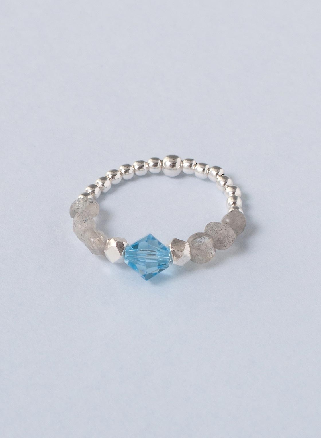 Ring in Labradorit, hell blauem Kristall Element und Sterling Silber