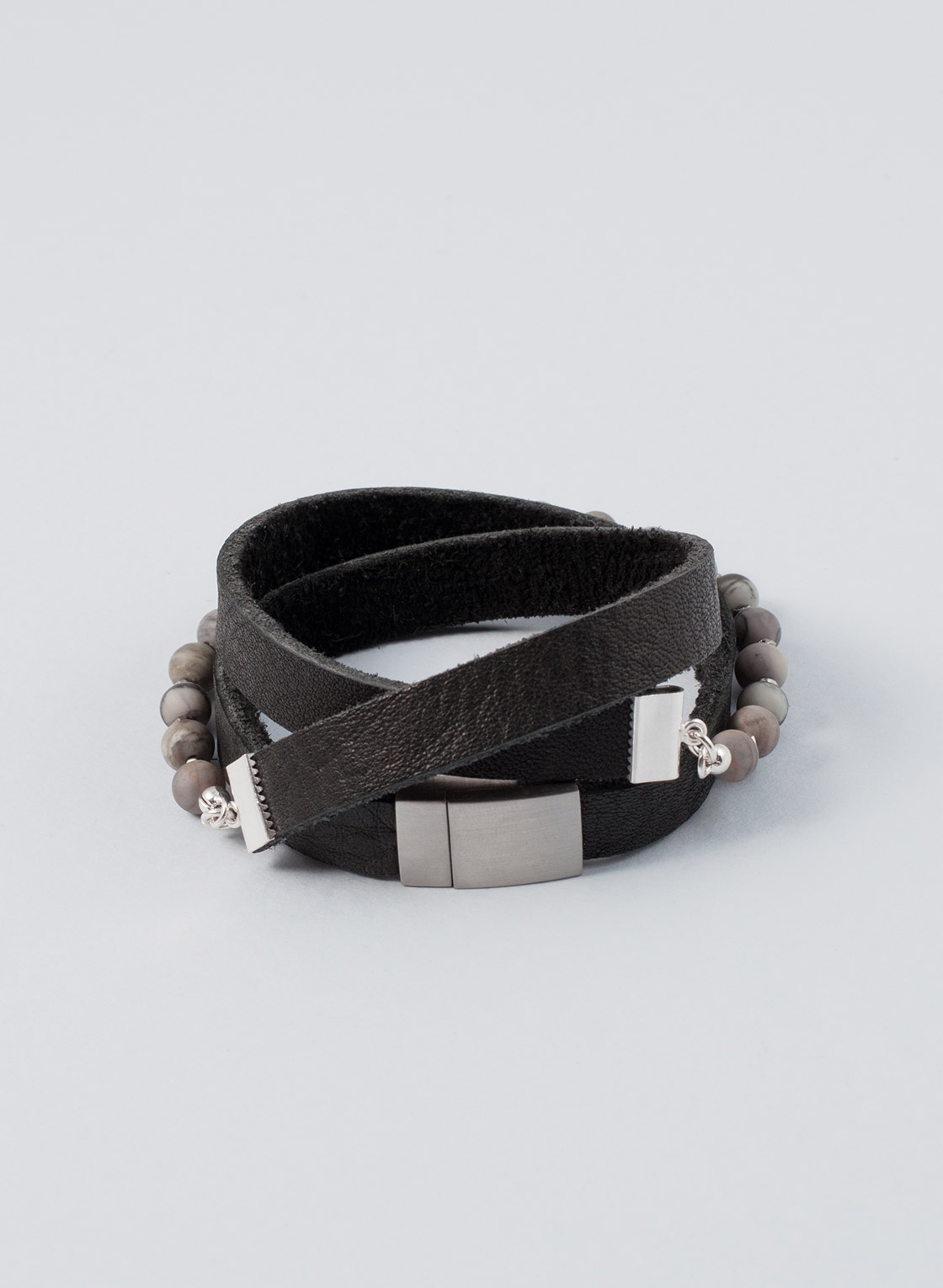 Dreifach Wickelarmband für Herren aus schwarzem Naturleder, Jaspis und Sterling Silber, mit Magnetverschluss
