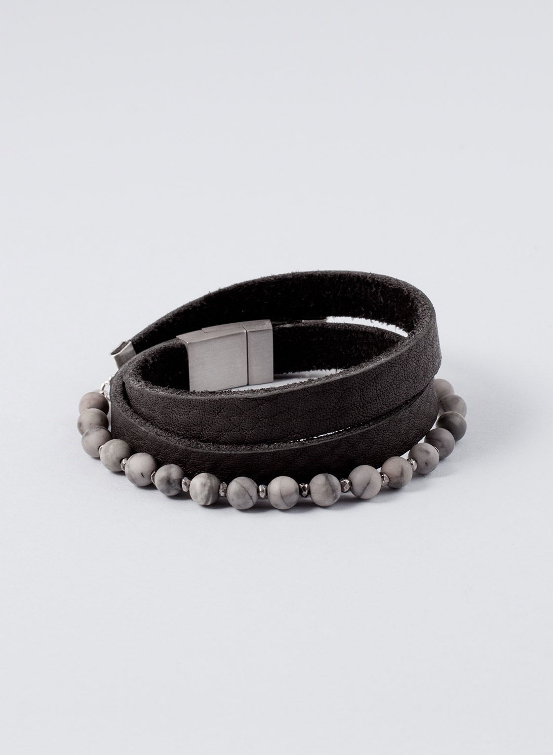 Dreifach Wickelarmband für Herren aus schwarzem Naturleder, Jaspis und Sterling Silber, mit Magnetverschluss